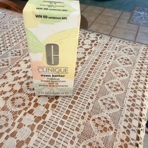 Clinique Even Better Makeup SPF 15 in Cardamom